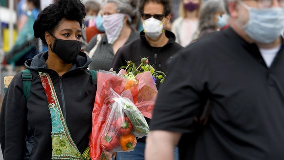 Chicago announces new mask guidelines for fully vaccinated residents