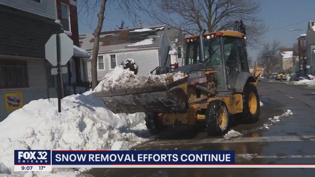 Chicago kicks snow removal into high gear