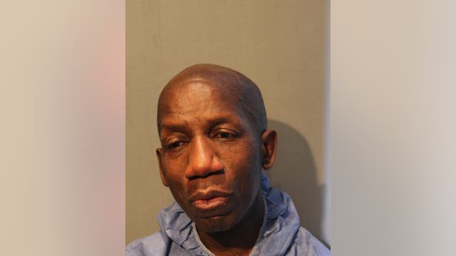 Man charged with attempted murder after stabbing woman, 3 girls in Bronzeville: police