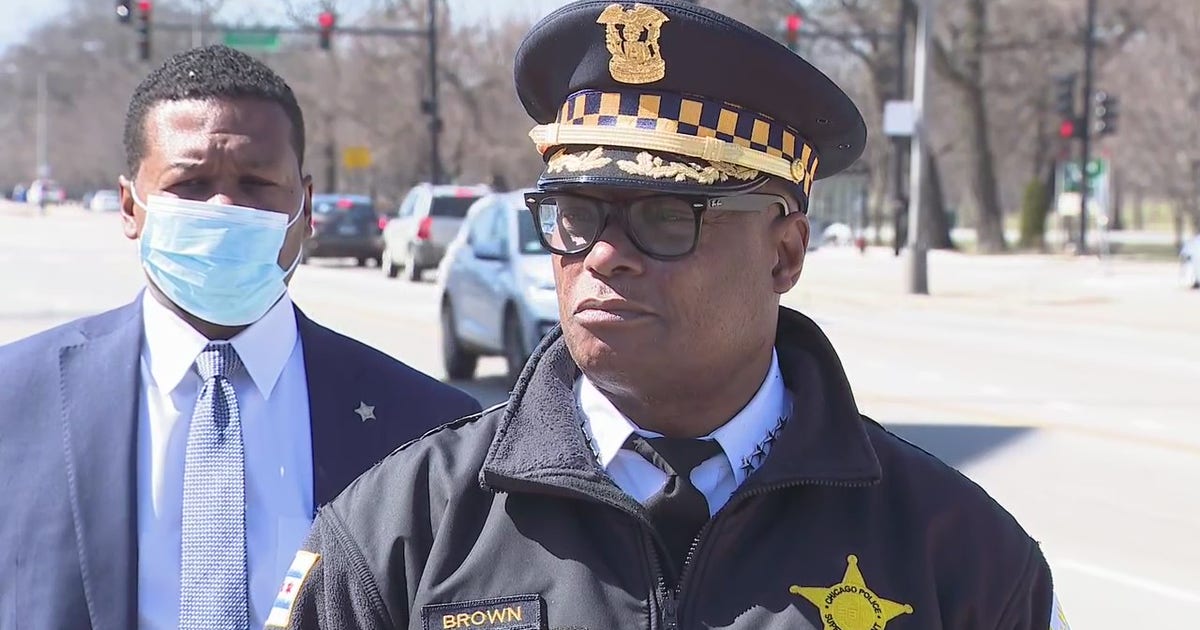 Man charged with attempted murder after shooting CPD officer on Chicago ...