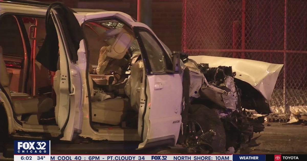 2 dead, 5 hurt in high-speed SW Side crash | FOX 32 Chicago