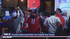 Fans cheer on Illinois at bars across Chicago