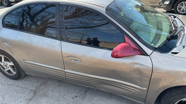 Man charged with battery after striking officers during Avalon Park traffic stop: police