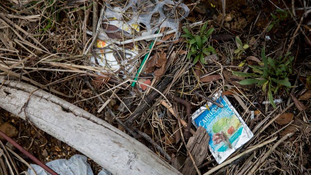 Picking up highway litter costs Illinois $6M a year