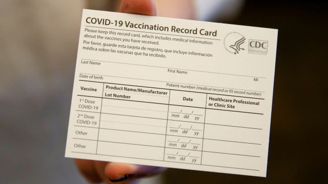 WATCH: Illinois athlete flashes vaccination card in celebration gone viral