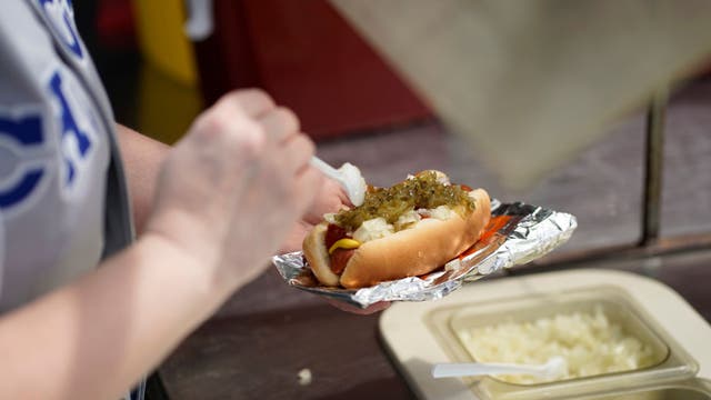 Company hiring 'MLB Food Tester' to eat hot dogs at stadiums