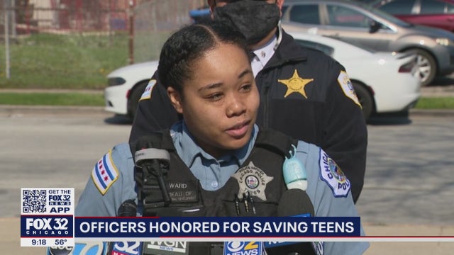Chicago police officers rush to help 2 teens wounded in drive-by shooting