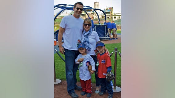 'A Pint for Kim': Baseball takes a back seat at Wrigley Field for mobile blood drive