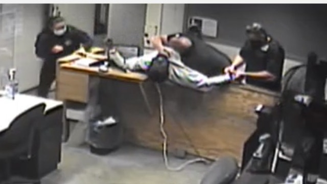 Video shows man attacking deputies at Skokie Courthouse