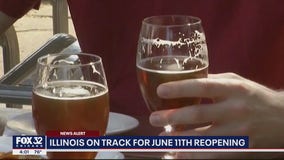 Illinois businesses serving alcohol can now offer a free drink to vaccinated patrons