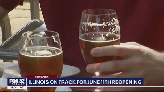 Illinois businesses serving alcohol can now offer a free drink to vaccinated patrons
