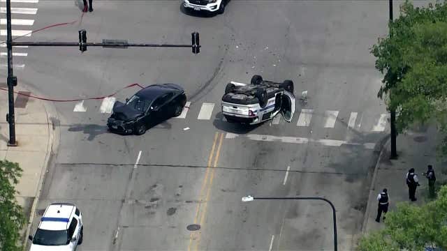2 Chicago cops, civilian injured in rollover crash near Jackson Park
