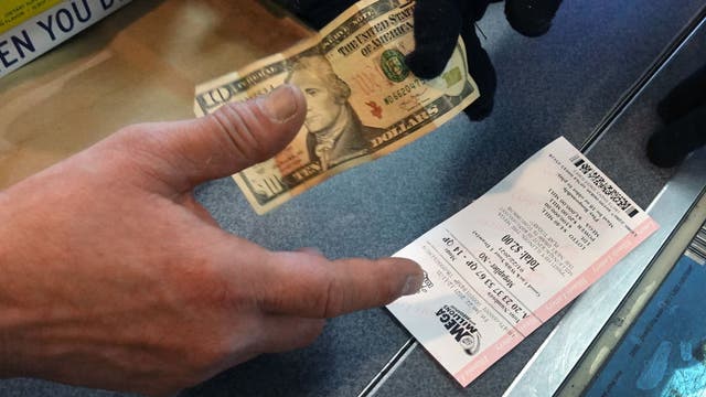 BBB warns Illinois residents of surging summer sweepstake and lottery scams