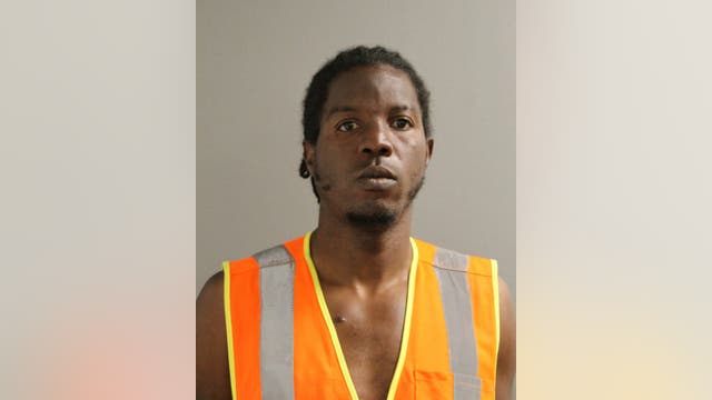 Man charged with sexually abusing 10-year-old girl on Logan Square porch