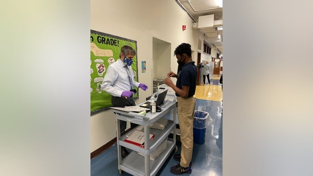 Illinois expands no-cost, low-cost COVID-19 testing to elementary schools across the state