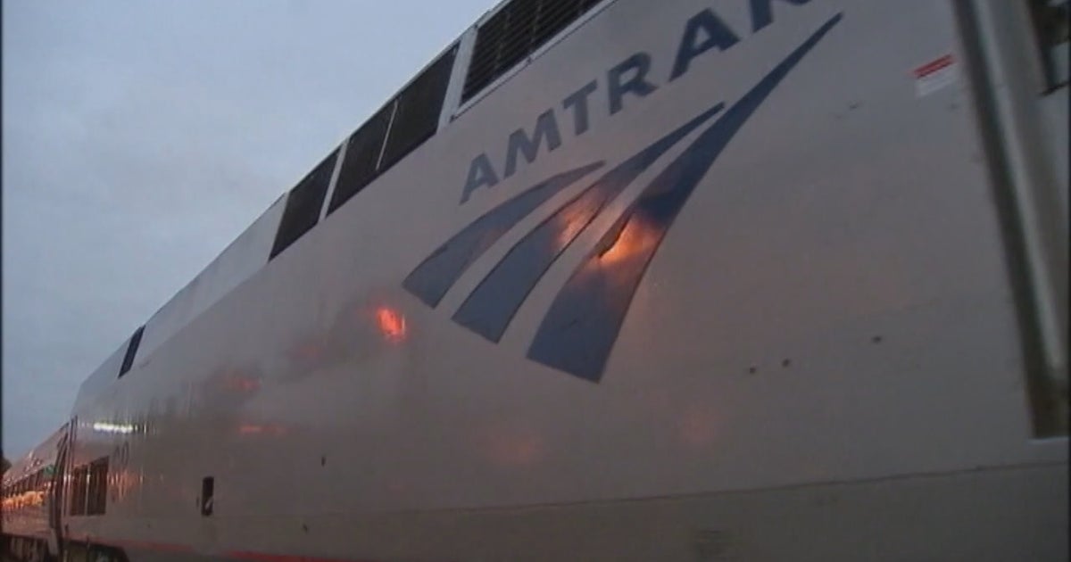 Metra train hits pedestrian near Aurora station | FOX 32 Chicago