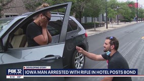 Iowa man charged with having guns in Chicago hotel proposes to woman after bonding out of jail