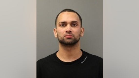 Chicago man charged with shooting another man, mail carrier in Hermosa: police