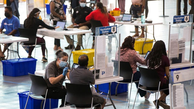 Chicago offering vaccinations at CTA stops, schools, churches and food pantries