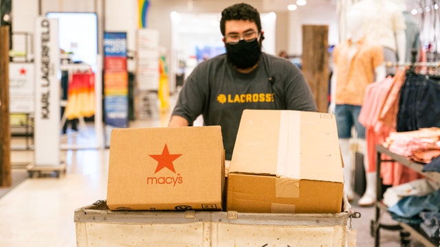 Macy's to hire 1,500 workers in Illinois ahead of holiday season
