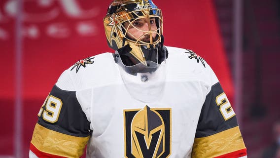 Fleury welcomed back to Vegas by adoring fans as Chicago Blackhawks face Vegas Golden Knights