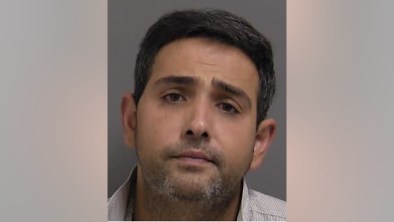 Oak Forest man robs restaurant next to his workplace: police