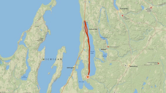 Suburban Chicago woman swims across iconic Michigan lake twice