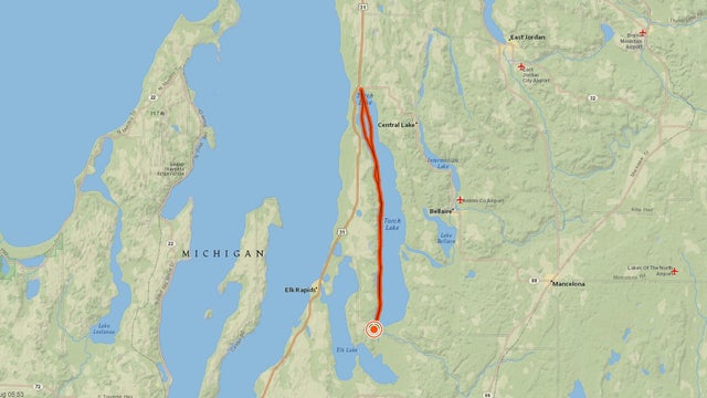 Suburban Chicago woman swims across iconic Michigan lake twice