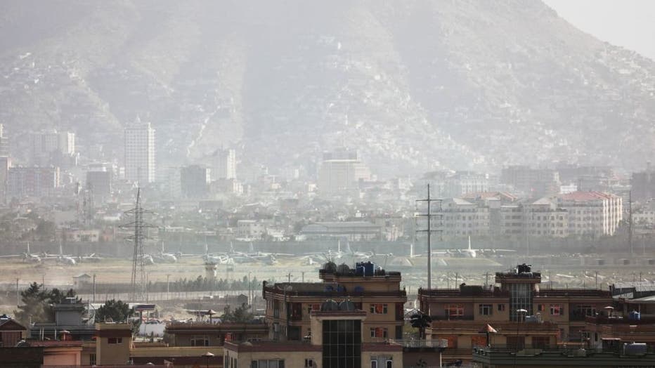 ff7be6dd-Evacuations continue a day after explosion hits Kabul airport