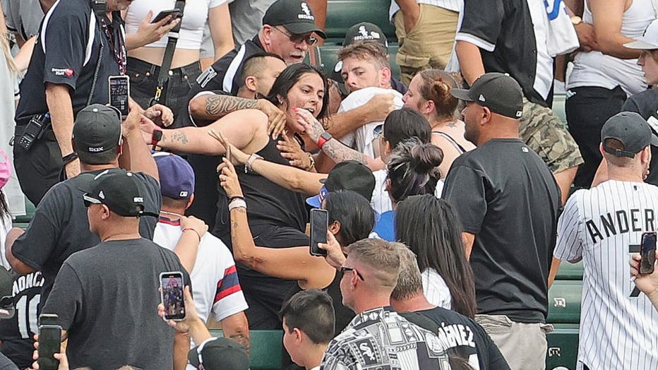 Video shows Cubs, White Sox fans fighting during Sunday's game on