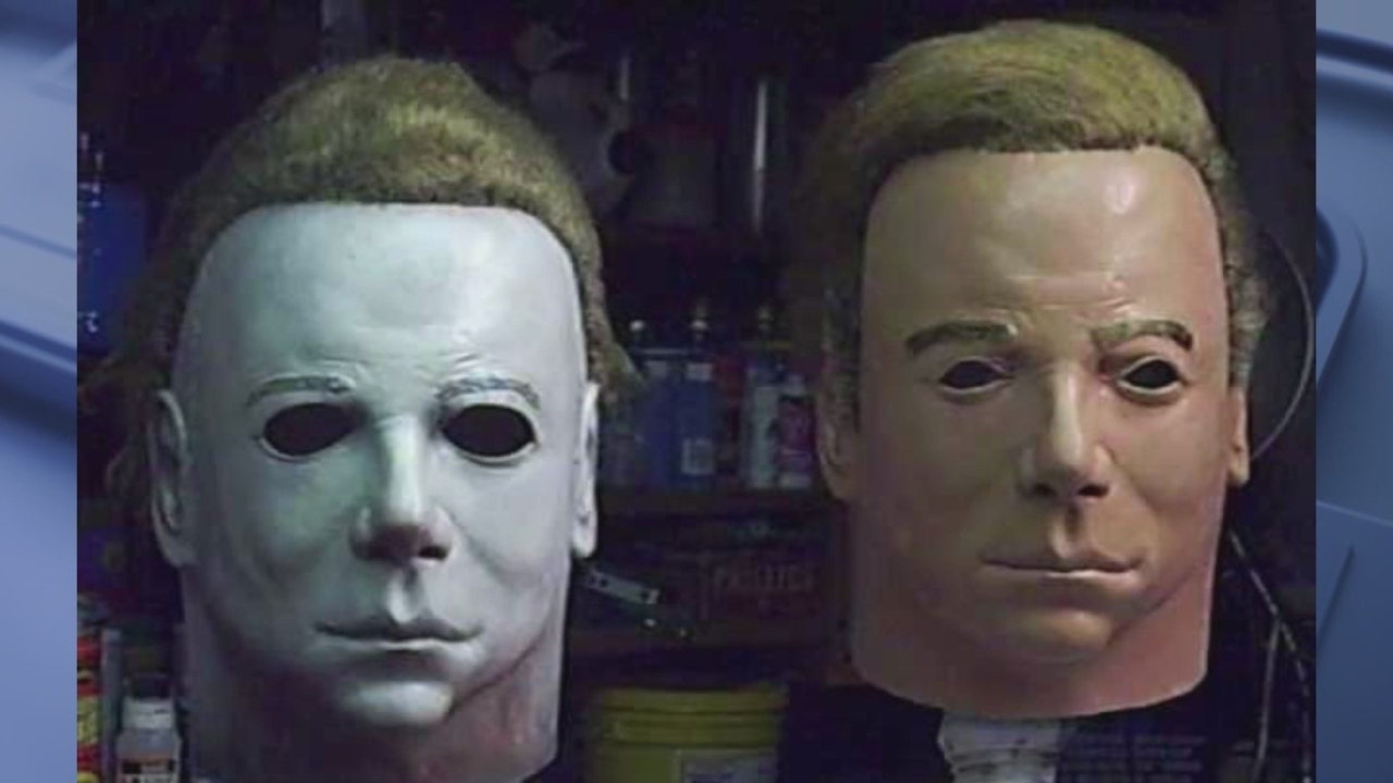 kalk Udpakning hvor ofte William Shatner reveals the history behind Michael Myers' mask urban legend