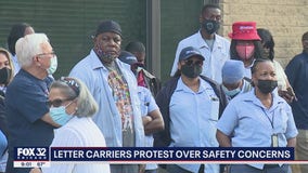 Chicago letter carriers stage protest over unsafe working conditions