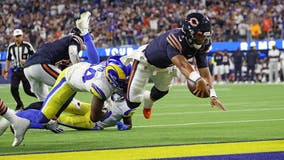 Fields scores touchdown in NFL debut, Bears lose 34-14