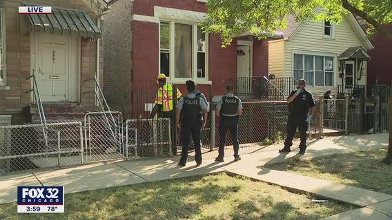 2 dead, 4 hospitalized after carbon monoxide leak on Chicago's Southwest Side