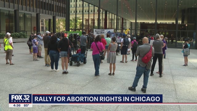 Chicago abortion rally: Demonstrators gather to protest Texas, Mississippi laws