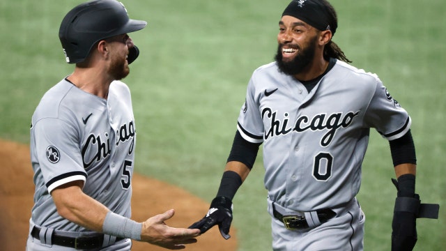 White Sox blank Rangers 8-0 as magic number drops to 5