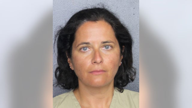 Mugshot released of Chicago woman who allegedly made false bomb threat at Florida airport