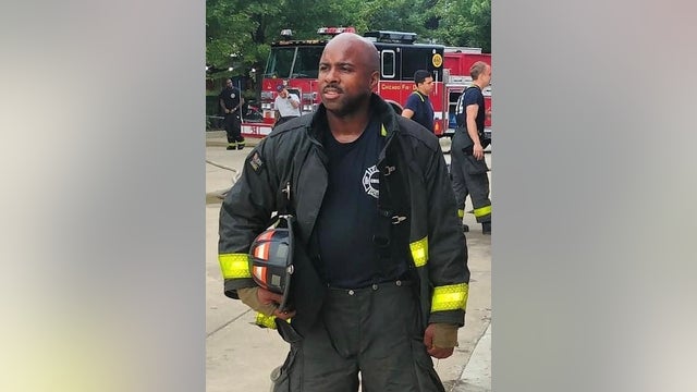 Chicago firefighter critically wounded in 2021 mass shooting dies