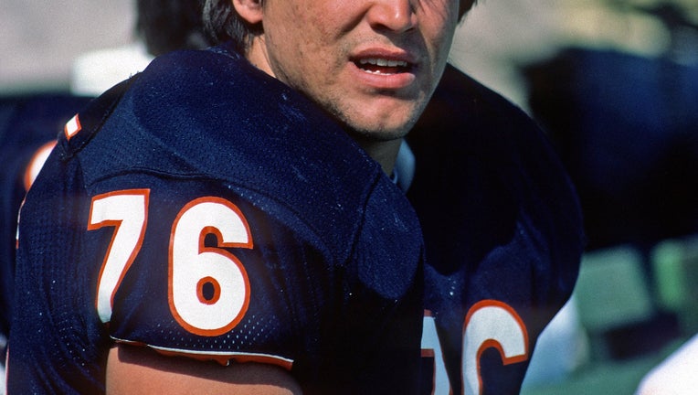 Former Chicago Bear Steve 'Mongo' McMichael Honored With ALS Courage ...