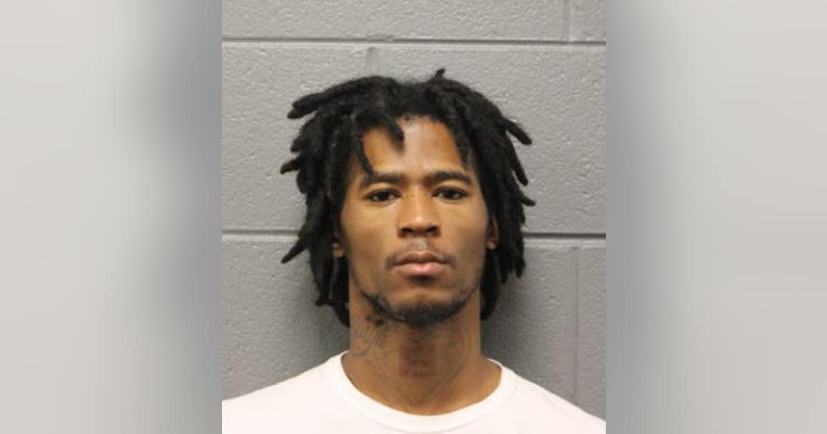 Man charged with shooting at police in West Garfield Park | FOX 32 Chicago