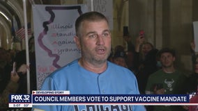 Chicago vaccine battle: Hundreds of cops expected to dare city to place them on 'no pay' status