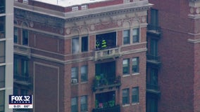 Man's death ruled suicide after jumping from Lincoln Park apartment fire