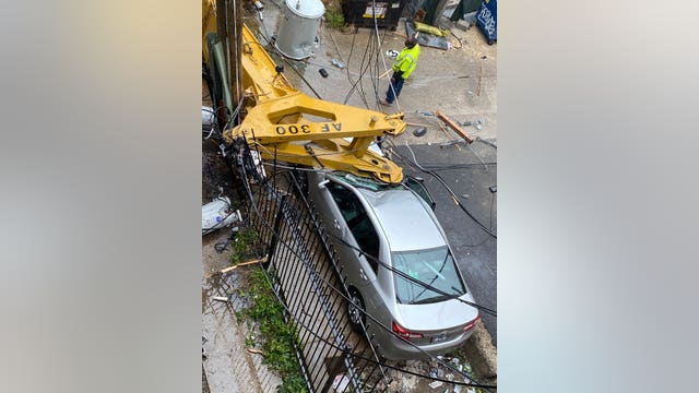 Drill rig collapses on Chicago's North Side