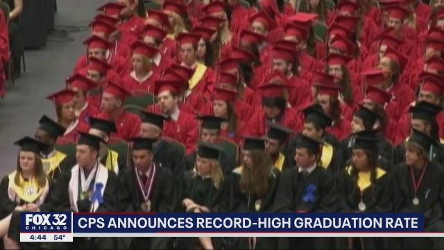 Chicago Public Schools announces record-high graduation rate