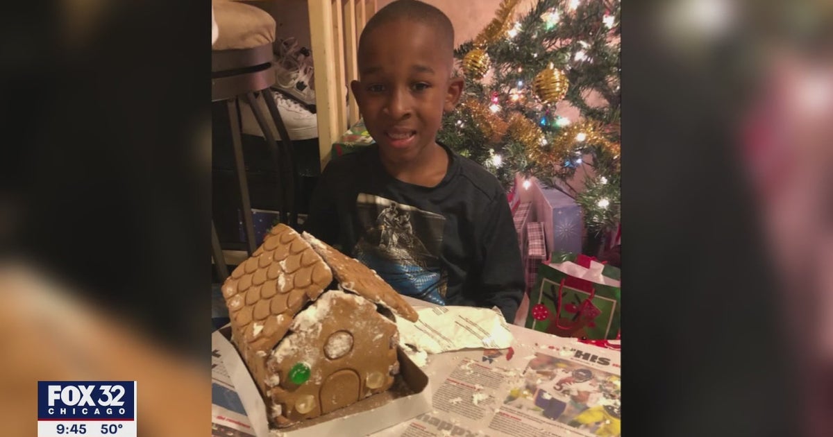 Chicago mom honors life of son killed in shooting with annual holiday ...