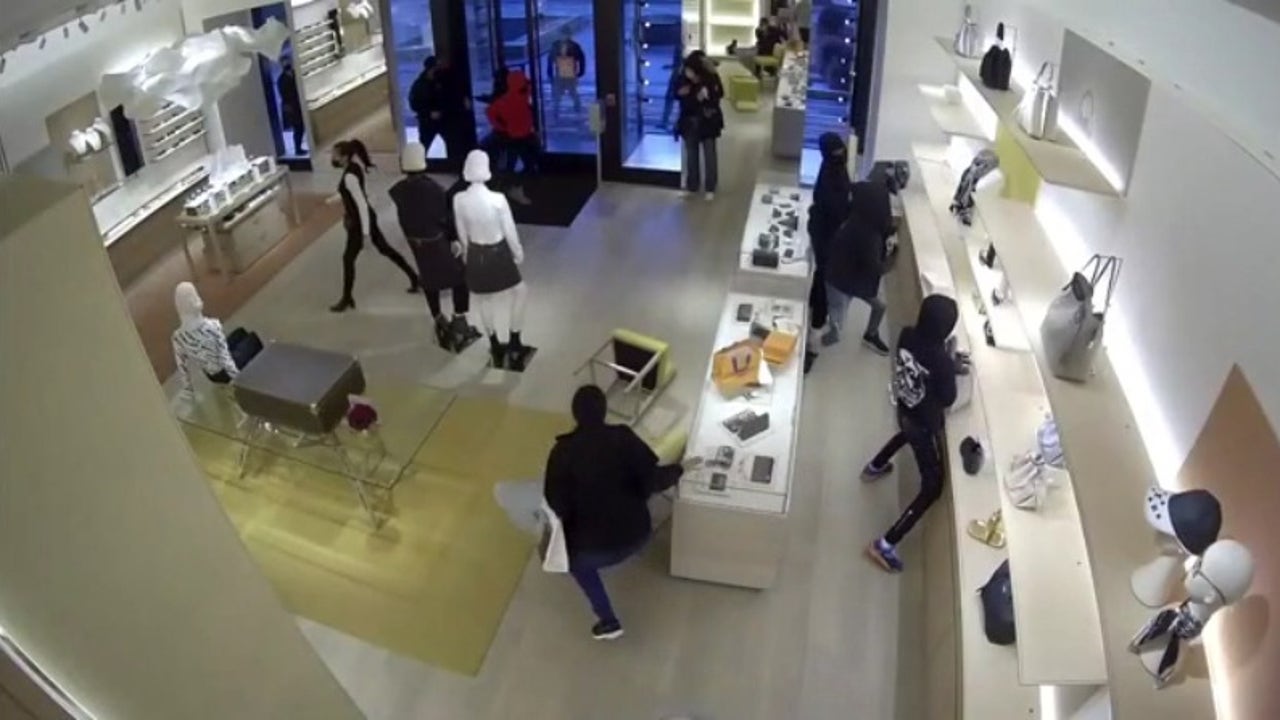 Louis Vuitton store at the Oakbrook Mall robbed again, this time by 14  suspects