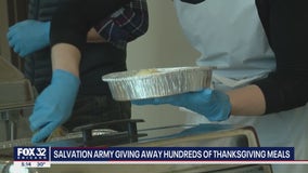 Chicago Salvation Army provides hundreds with Thanksgiving meals-to-go