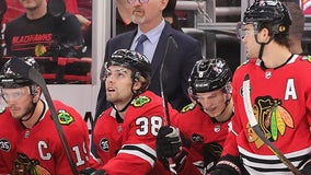 Chicago Blackhawks beat Nashville Predators 2-1 in Derek King's NHL coaching debut