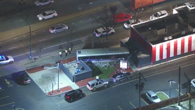 Chicago city bus plows into KFC in Near West Side neighborhood