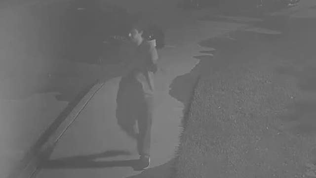 Aurora police seek suspect wanted in car burglaries
